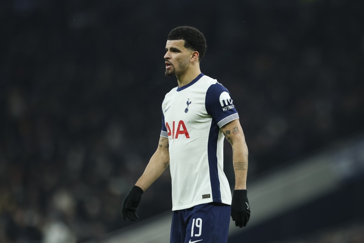 【小吧社交秀】胡梅尔斯女友驾驭不同风格 瓜帅女儿晒美照